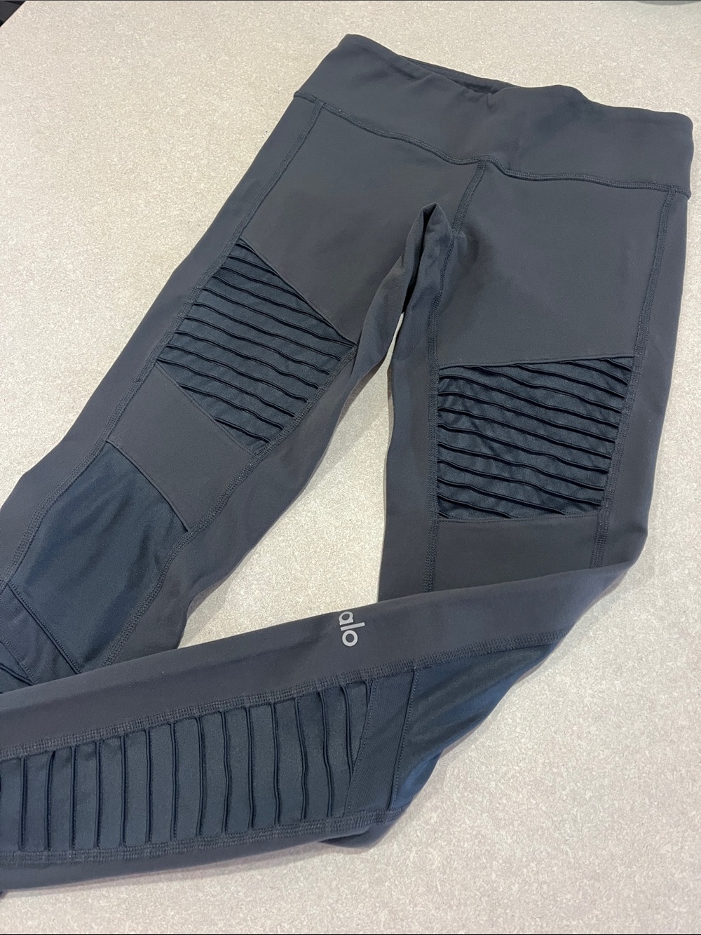 ALO Yoga  Black Ribbed Panel Active Leggings